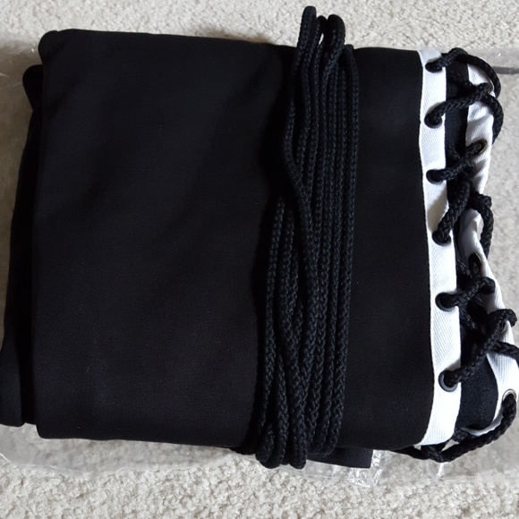 **SOLD** NWT Rihanna Puma Fenty Lace Side Track - Picture 2 of 6